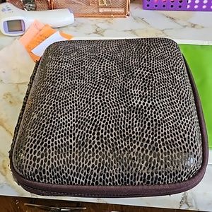 Laura Mercier Makeup folio